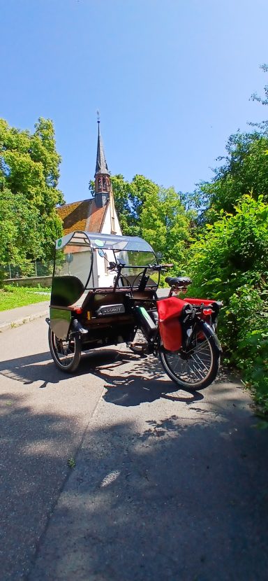 Rikscha und Jakobskirche